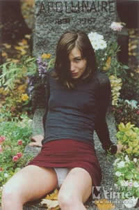 对着裤袜自慰在线看